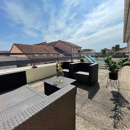 Apartment Bngo I Immense Rooftop I 2 Chambres, 4 Places Parkings, 2 Immenses Terrasses, 8 Personnes *