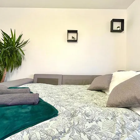 Bngo I Immense Rooftop I 2 Chambres, 4 Places Parkings, 2 Immenses Terrasses, 8 Personnes Apartment Lyon
