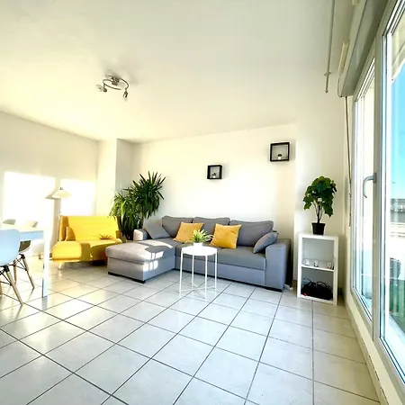 Apartment Bngo I Immense Rooftop I 2 Chambres, 4 Places Parkings, 2 Immenses Terrasses, 8 Personnes Lyon
