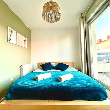 Bngo I Immense Rooftop I 2 Chambres, 4 Places Parkings, 2 Immenses Terrasses, 8 Personnes Lyon