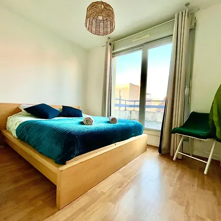 Bngo I Immense Rooftop I 2 Chambres, 4 Places Parkings, 2 Immenses Terrasses, 8 Personnes * Lyon