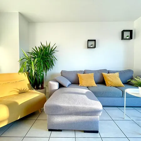 Apartmán Bngo I Immense Rooftop I 2 Chambres, 4 Places Parkings, 2 Immenses Terrasses, 8 Personnes